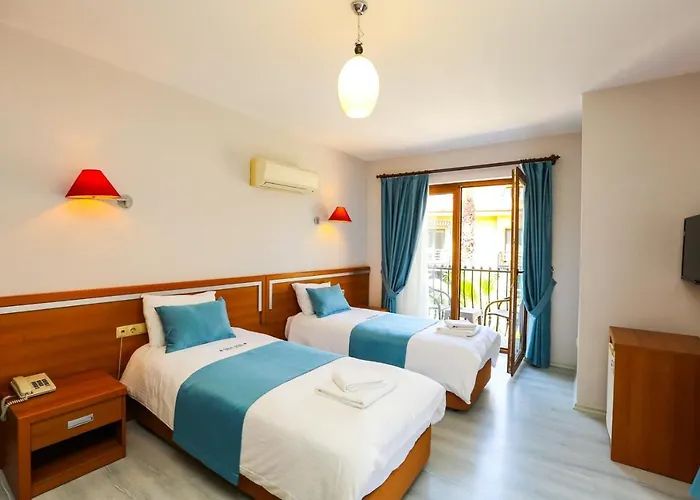 מלון Gocek Unlu 3*