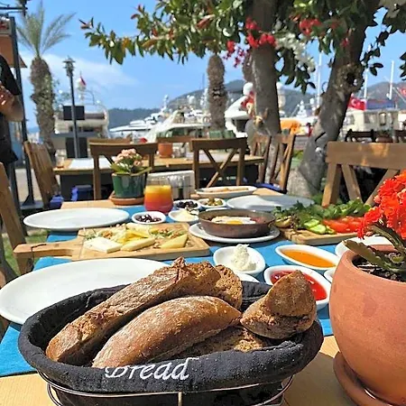 酒店 Gocek Unlu 3*