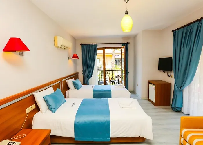 ホテル Gocek Unlu 3*